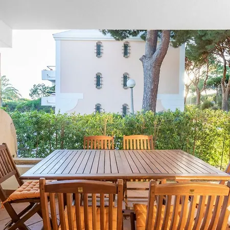 Spacious In Jardim Do Golfe • Pool Villa